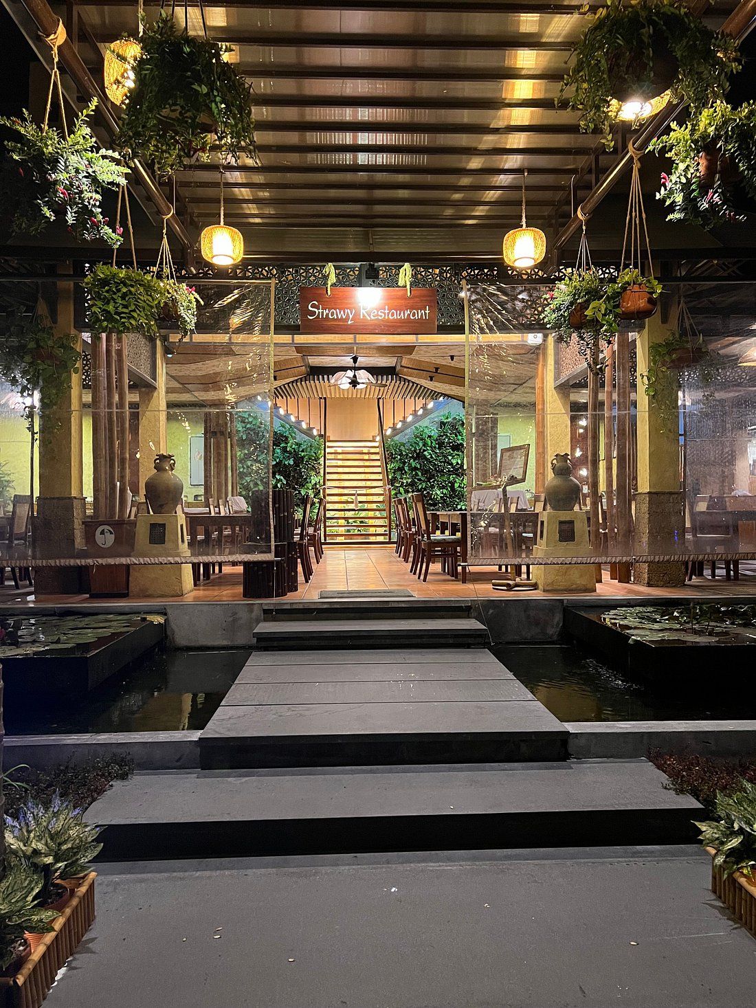 Strawy Restaurant