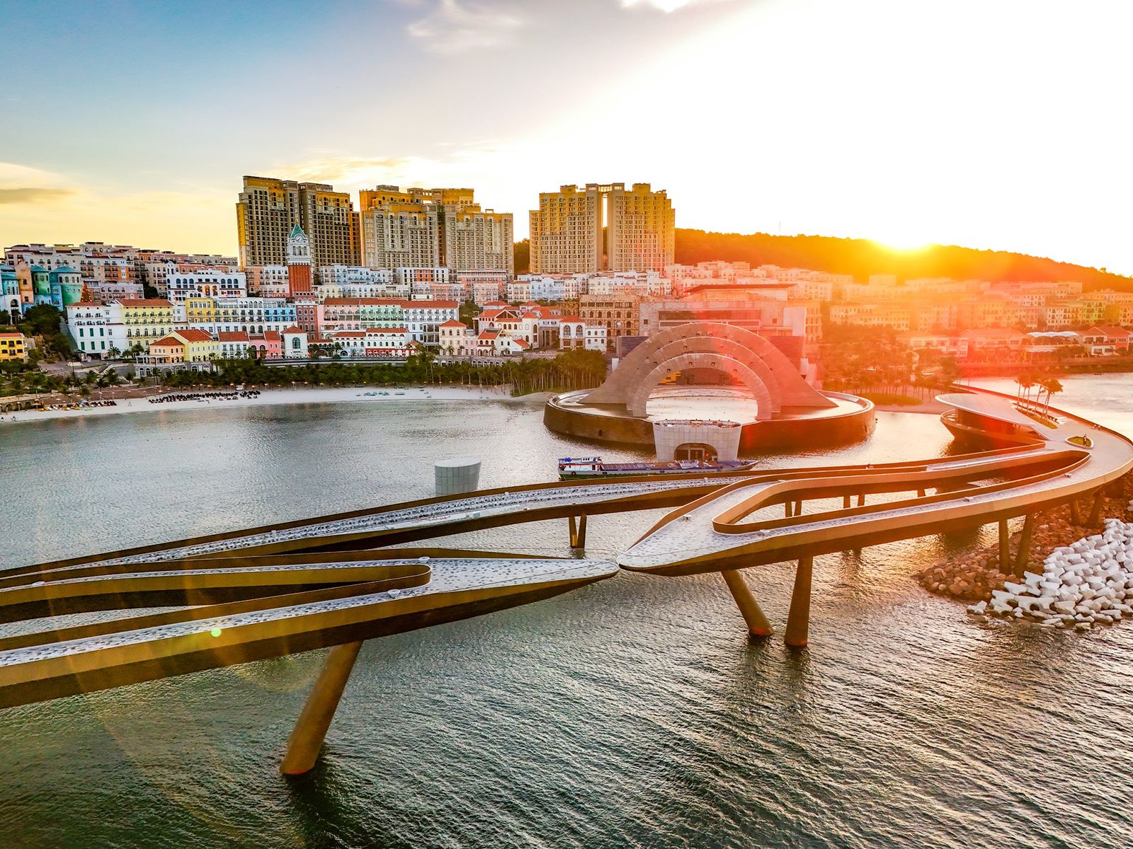 Sunset Town и Kiss Bridge